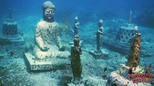 Menyelami Keindahan Kuil Bawah Laut Pemuteran