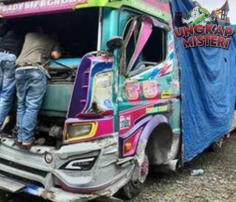 Tragedi Jalan: Bus Rombongan Pelajar Tabrak Truk di Deli Serdang