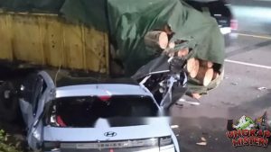 Kecelakaan Tragis di Tol JORR: Truk vs Ioniq, 3 Orang Tewas!