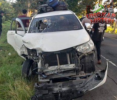 Mobil Tabrak Tiga Motor di Denpasar-Gilimanuk: Empat Terluka!
