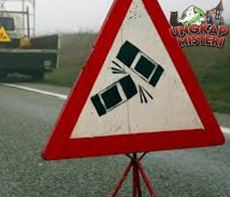 Tol Jagorawi Ricuh! Pikap Terguling Bikin Arah Jakarta Padat