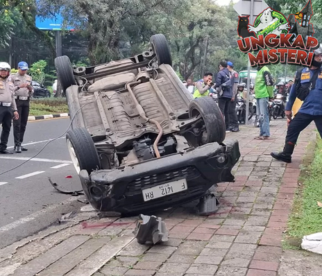 Taksi Online Terjungkal di Bogor Pelajar Alami Luka Serius!