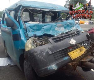 Tol Jagorawi Macet Usai Angkot Bogor Terguling, 5 Korban Luka