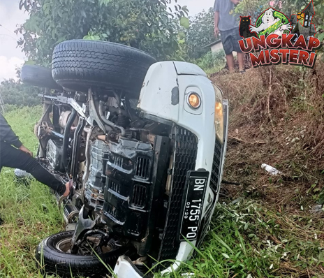 Pajero Terbalik di Muratara, Ada yang Tak Sadarkan Diri!