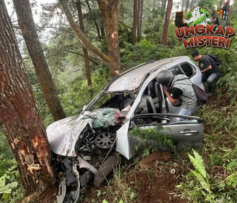 Tragedi Avanza Jatuh ke Jurang: 6 Wisatawan Terluka, 1 Tewas