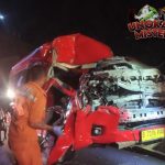 Tol Cipularang Kecelakaan Hebat,Travel dan Truk Terlibat