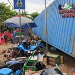 Kontainer Tumbang di Kalsel, 9 Siswa dan PKL Jadi KorbanKontainer Tumbang di Kalsel, 9 Siswa dan PKL Jadi Korban