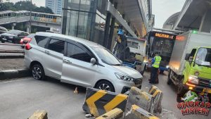 Gatsu Arah Semanggi Macet Usai Kecelakaan