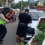 Gatsu Arah Semanggi Macet Usai Kecelakaan