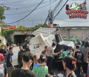 Truk Terjun dari Tol Merak, Tukang Parkir Jadi Korban