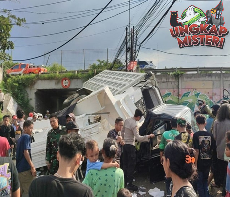 Truk Terjun dari Tol Merak, Tukang Parkir Jadi Korban