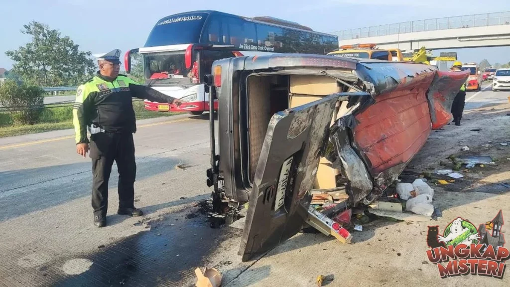 Kecelakaan Mengerikan di Tol Kebon Jeruk KM 2!