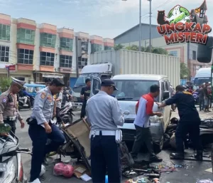 Karawang Tabrakan Maut, 13 Kendaraan Jadi Korban!