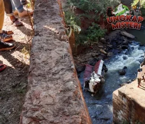 Truk Angkut Migran Terguling, Puluhan Jadi Korban!