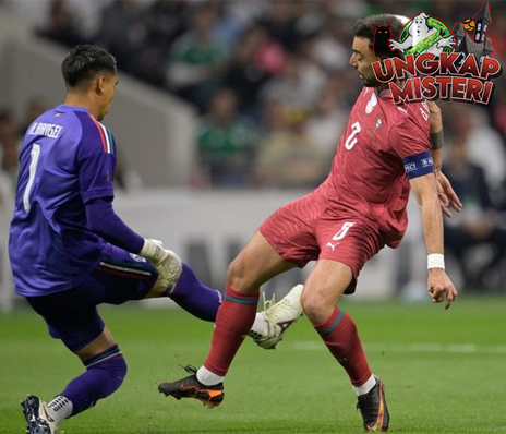 Suporter Tewas Jatuh di Laga Meksiko