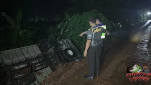 Bus Rombongan Keagamaan Terguling